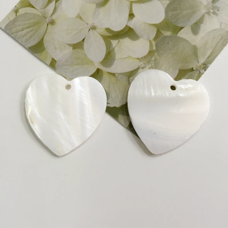 25MM Natural Shell Beads 40Pcs/Pack Heart Shape White Shell jewelry Bead Jewellery Charms Pendants
25MM Natural Shell Beads 40Pcs/Pack Heart Shape White Shell jewelry Bead Jewellery Charms Pendants