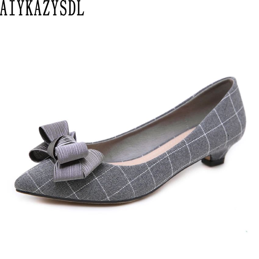 AIYKAZYSDL Classic Vintage Shoes Women Bow Knot Bowtie Butterfly Knot Shoes Slip On Shallow Low Heel Kitten Heels Casual Pumps
AIYKAZYSDL Classic Vintage Shoes Women Bow Knot Bowtie Butterfly Knot Shoes Slip On Shallow Low Heel Kitten Heels Casual Pumps
