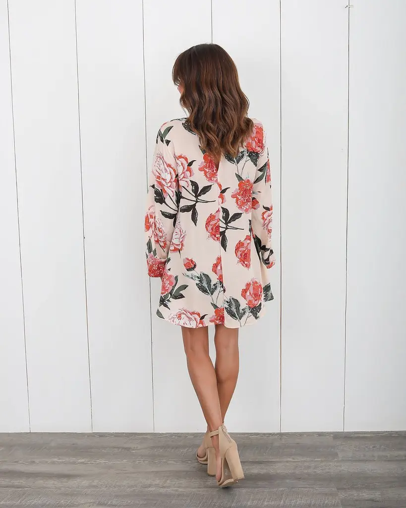2017 Fashion Women Floral Printed V Neck Long Sleeve Blouse Casual Women casual loose Tops Plus Size S-3XL irregular Long Blusas
2017 Fashion Women Floral Printed V Neck Long Sleeve Blouse Casual Women casual loose Tops Plus Size S-3XL irregular Long Blusas