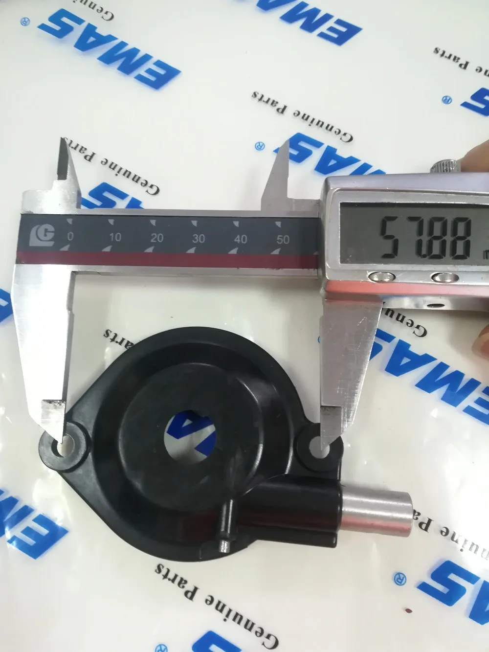 EMAS High quality Oil Pump Dust Cover Assembly For HUSQVARNA 235 235E 236 236E 240 240E Chainsaw Parts
EMAS High quality Oil Pump Dust Cover Assembly For HUSQVARNA 235 235E 236 236E 240 240E Chainsaw Parts