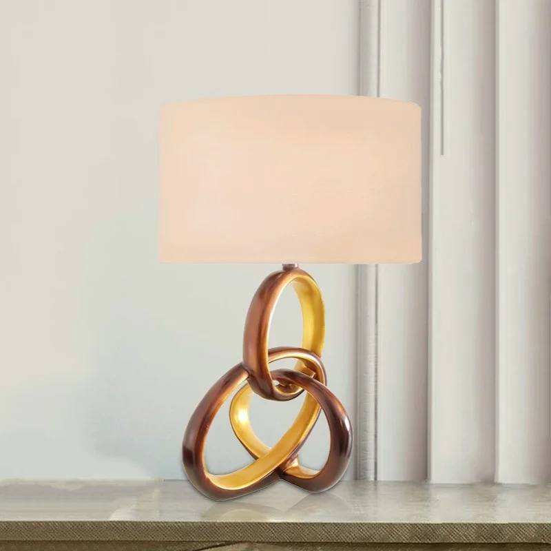 Nordic Designer Home Deco Table Lamp Creative Simple Bedroom Bedside Table Light Minimalist Living Room Decorative Led Desk Lamp
Nordic Designer Home Deco Table Lamp Creative Simple Bedroom Bedside Table Light Minimalist Living Room Decorative Led Desk Lamp