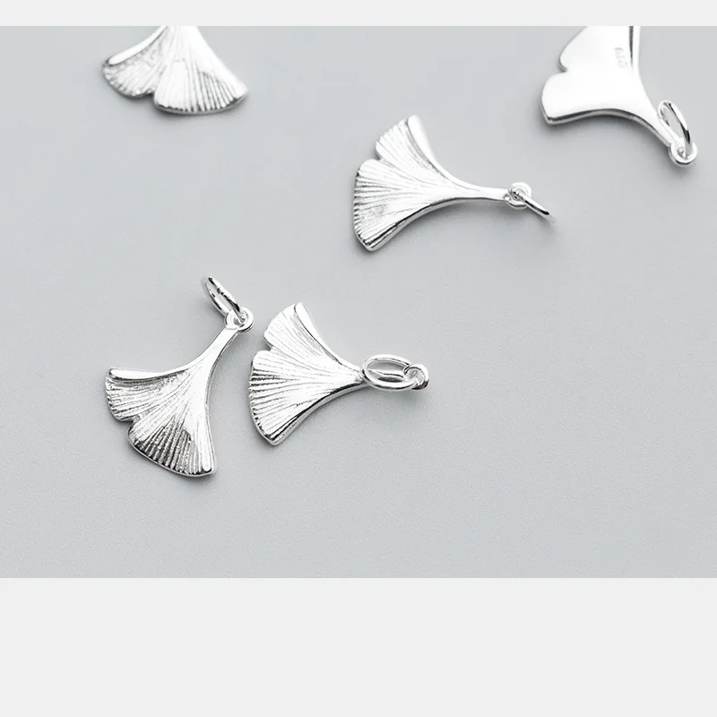 UQBing 100% 925 Sterling Silver Sweet Temperament Ginkgo Leaf Pendant Charms For Women Wholesale Jewelry Findings Acessories
UQBing 100% 925 Sterling Silver Sweet Temperament Ginkgo Leaf Pendant Charms For Women Wholesale Jewelry Findings Acessories