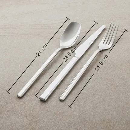High Quality western kitchen accessories mirror finish tableware straight handgrip butter steak knives dinner knives for male
High Quality western kitchen accessories mirror finish tableware straight handgrip butter steak knives dinner knives for male