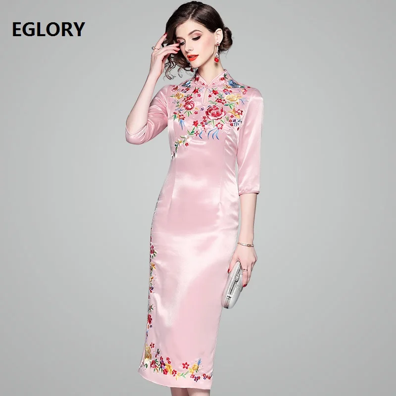 Luxury Dress New Fashion Brand Chinese Style Women Luxurious Embroidery Three Quarter Sleeve Bodycon Sexy Blue Pink Dress Qipao
Luxury Dress New Fashion Brand Chinese Style Women Luxurious Embroidery Three Quarter Sleeve Bodycon Sexy Blue Pink Dress Qipao