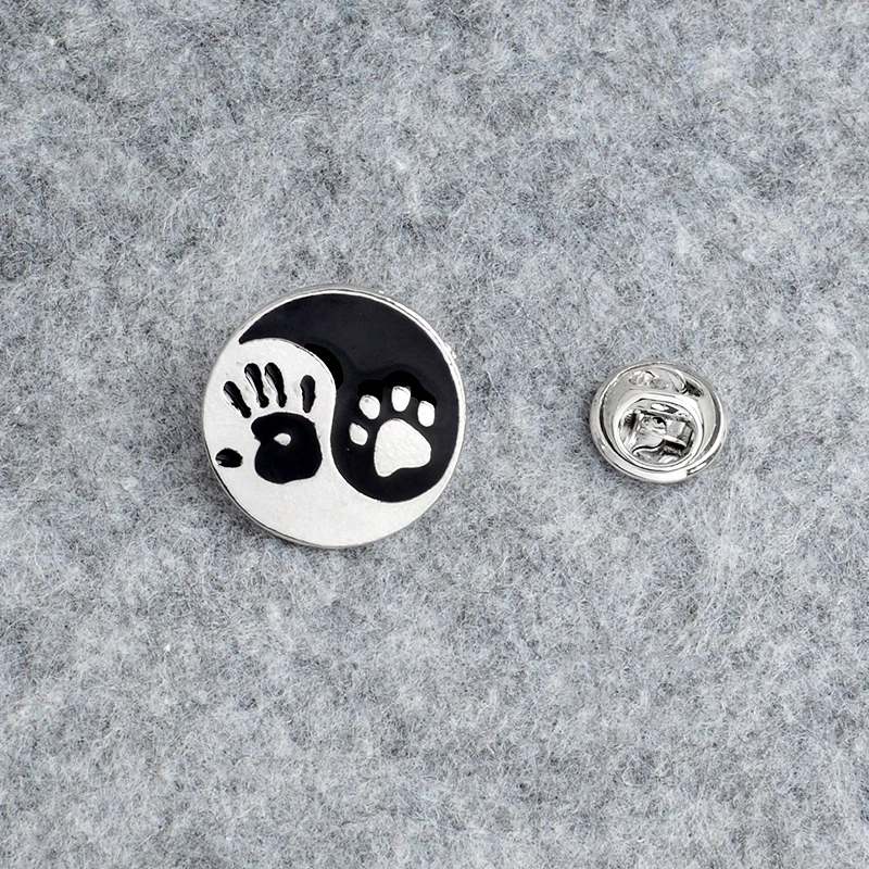 Palm and paw enamel pins Give me five! Brooch Dog Cat paws Brooch Pins Button Badge Simple animal Jewelry Gift for pet owners
Palm and paw enamel pins Give me five! Brooch Dog Cat paws Brooch Pins Button Badge Simple animal Jewelry Gift for pet owners