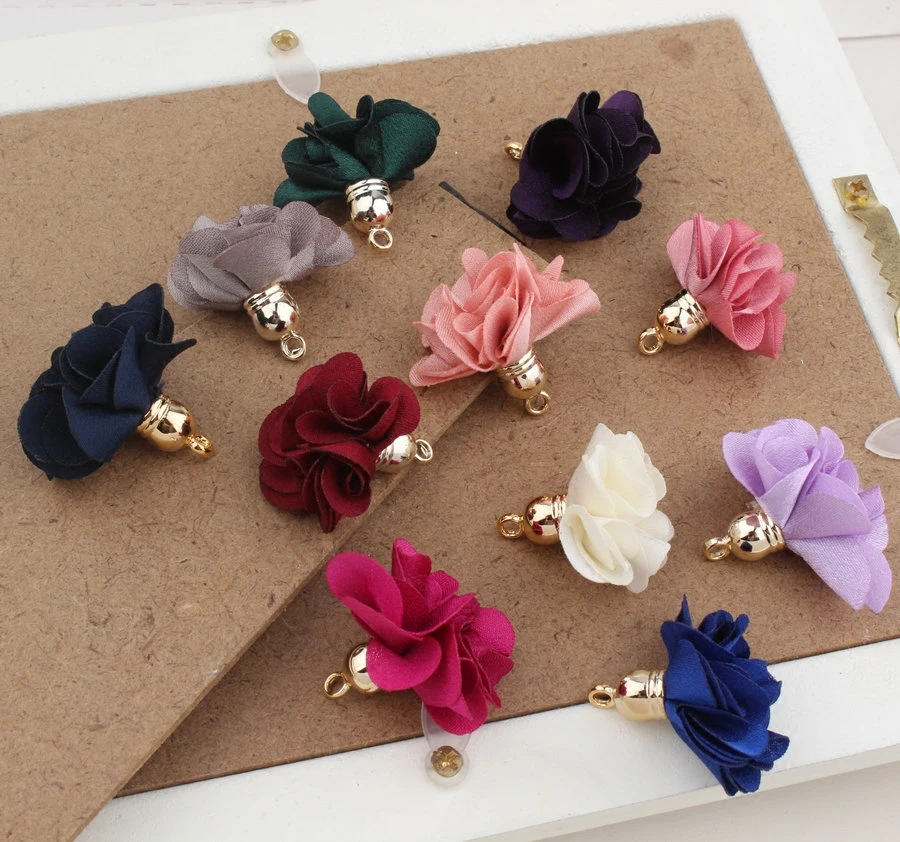 50PCS/Lot Fabric Flower Tassel Charms Gold Tone Caps Decoration Floral Jewelry Pendant Charms Fit for Keyring Bracelet Making
50PCS/Lot Fabric Flower Tassel Charms Gold Tone Caps Decoration Floral Jewelry Pendant Charms Fit for Keyring Bracelet Making