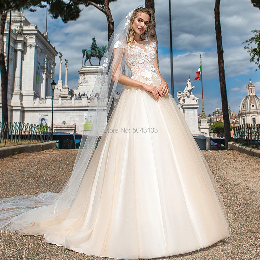 High Neck Applique with Flowers Wedding Dresses Short Sleeves Tulle Boho Bridal Wedding Gown Floor Length Button Back Vestidos
High Neck Applique with Flowers Wedding Dresses Short Sleeves Tulle Boho Bridal Wedding Gown Floor Length Button Back Vestidos