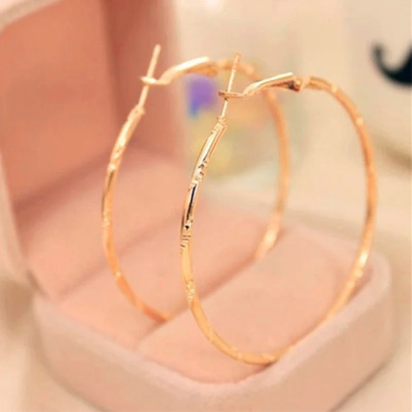 Creole Earrings Wholesale Statement Gold Color Jewelry For Woman Christmas Gifts Gold Circle Hoop Earrings Female Earrings e223
Creole Earrings Wholesale Statement Gold Color Jewelry For Woman Christmas Gifts Gold Circle Hoop Earrings Female Earrings e223