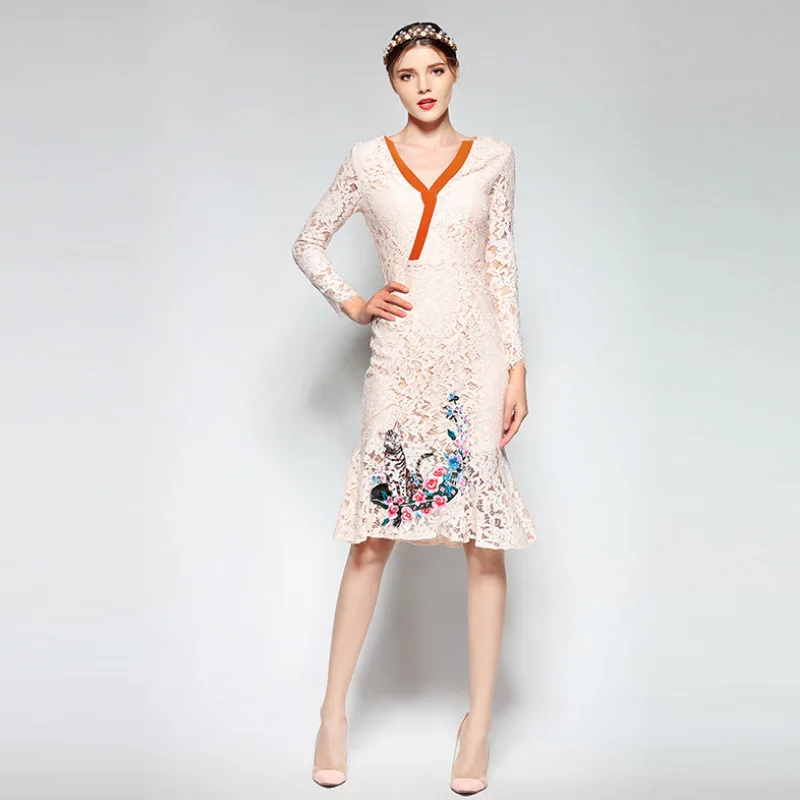 High Quality 2019 New Designer Women's Dress Fashion Amazing Heavy Work Lace Kitten Embroidery V-neck Elegant Long-sleeved Dress
High Quality 2019 New Designer Women's Dress Fashion Amazing Heavy Work Lace Kitten Embroidery V-neck Elegant Long-sleeved Dress