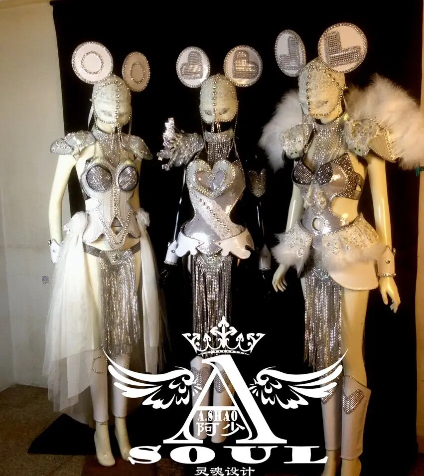 Led Luminous Catwalk Shows Ballroom Costume Carnival Victoria Sexy Lady Evening Dress Stage Performance Dance DJ Clothes
Led Luminous Catwalk Shows Ballroom Costume Carnival Victoria Sexy Lady Evening Dress Stage Performance Dance DJ Clothes