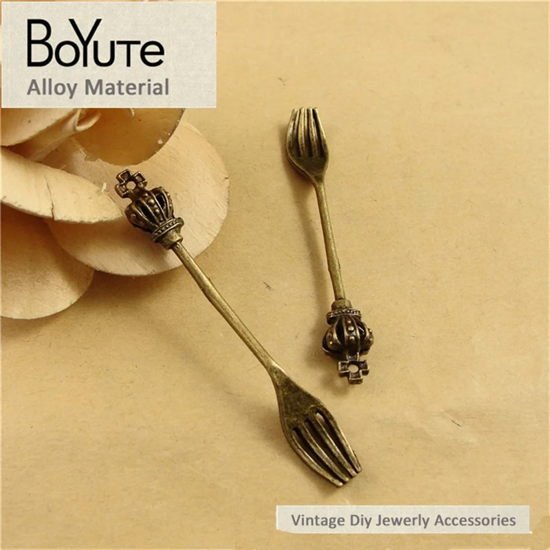 BoYuTe (40 Pieces/Lot) 59*8MM Vintage Style Antique Bronze Silver Plated Alloy Crown Pendant Spoon Jewelry Accessories Makings
BoYuTe (40 Pieces/Lot) 59*8MM Vintage Style Antique Bronze Silver Plated Alloy Crown Pendant Spoon Jewelry Accessories Makings