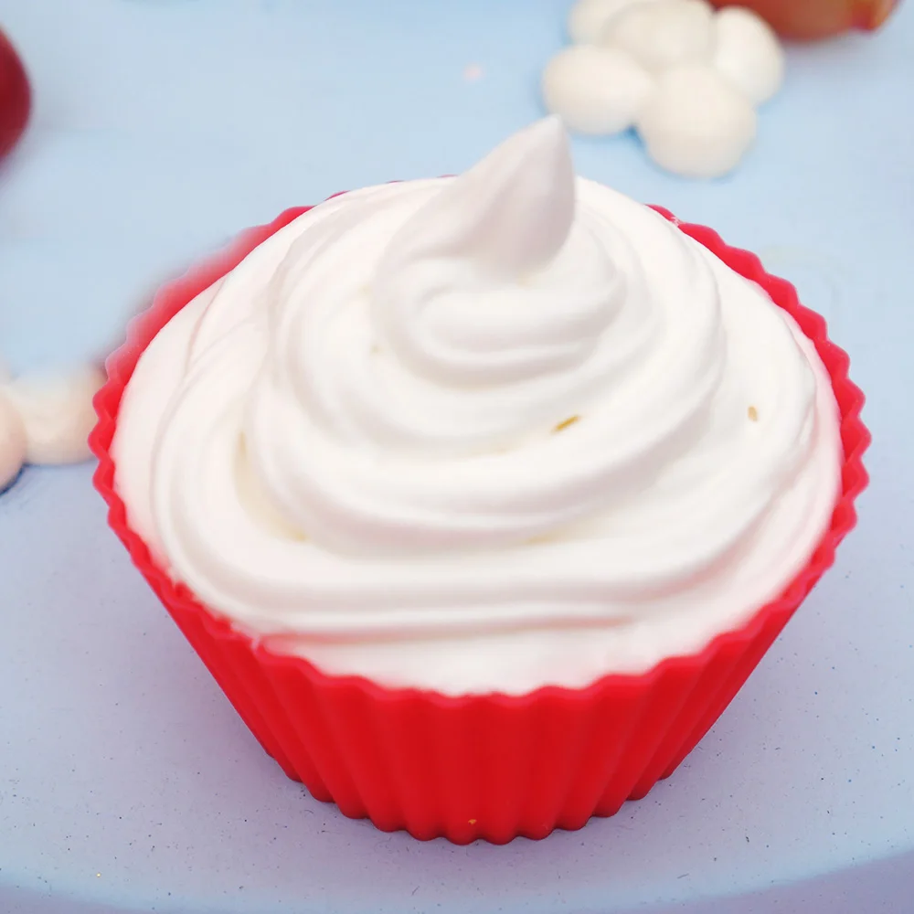 8 PCS/Set Silicone Kitchen Accessories Icing Piping Cream Pastry Bag + 6 Stainless Steel Nozzle Set DIY Cake Decorating Tips Set 
8 PCS/Set Silicone Kitchen Accessories Icing Piping Cream Pastry Bag + 6 Stainless Steel Nozzle Set DIY Cake Decorating Tips Set