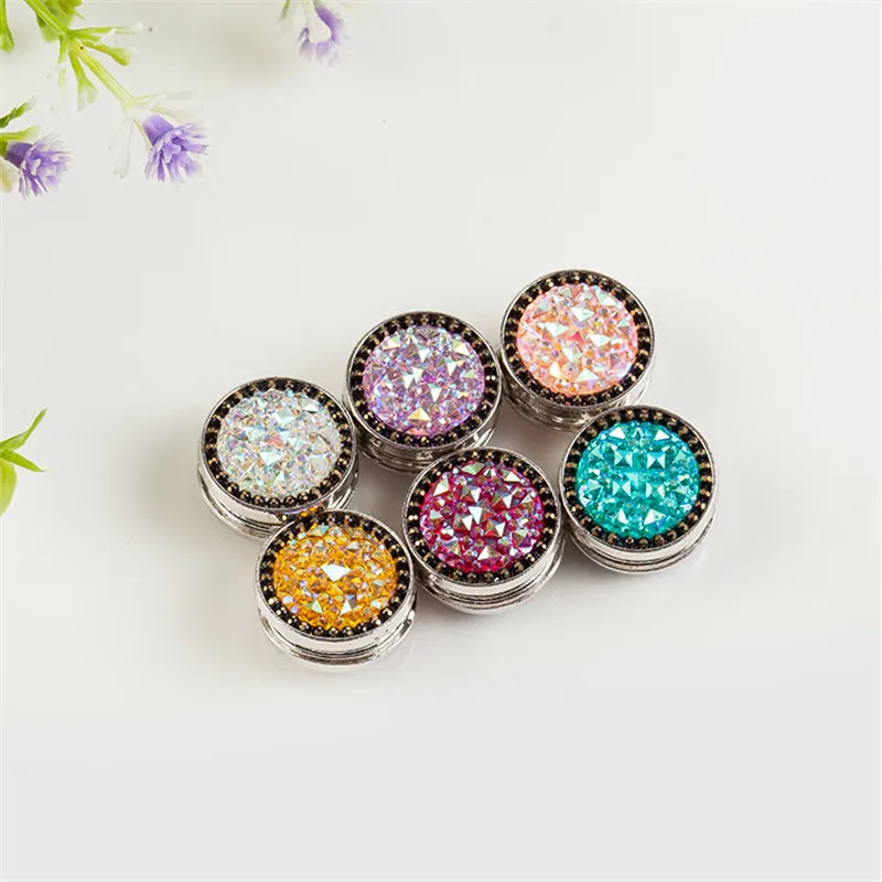 12pcs/dozen Vintage Crystal Brooches Women Scarf Buckle Accessories Jewelry Fashion Women Elegant Round Magnet Brooches
12pcs/dozen Vintage Crystal Brooches Women Scarf Buckle Accessories Jewelry Fashion Women Elegant Round Magnet Brooches