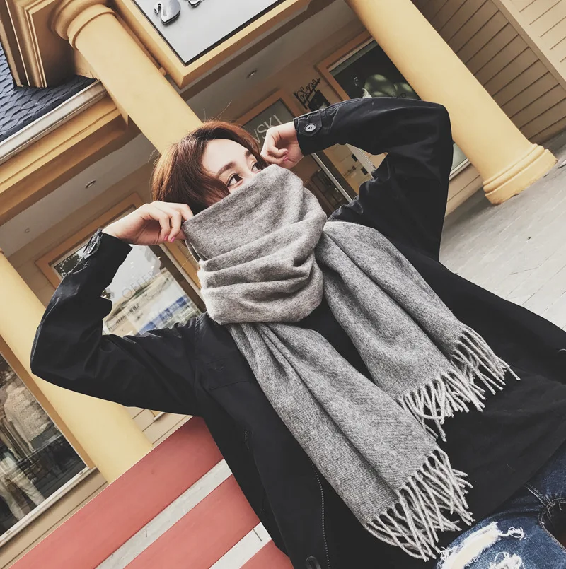 VOHIO Woman Winter 100% Wool scarfs Color Tassel Doubles High Quality Cashmere Shawl Dual Thickening Warm 200 Cm Long
VOHIO Woman Winter 100% Wool scarfs Color Tassel Doubles High Quality Cashmere Shawl Dual Thickening Warm 200 Cm Long