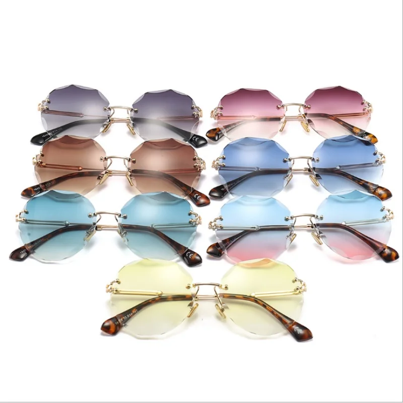 2018 oversized rimless Round sunglasses women brand designer sunglasses retro clear shades Metal Frame gradient eyeglasses UV400
2018 oversized rimless Round sunglasses women brand designer sunglasses retro clear shades Metal Frame gradient eyeglasses UV400