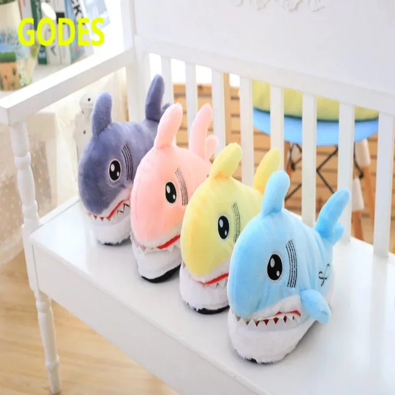 Winter new cute cartoon shark cotton slippers women 's anti - slip thick - walled warm personality plush home Mianxie
Winter new cute cartoon shark cotton slippers women 's anti - slip thick - walled warm personality plush home Mianxie