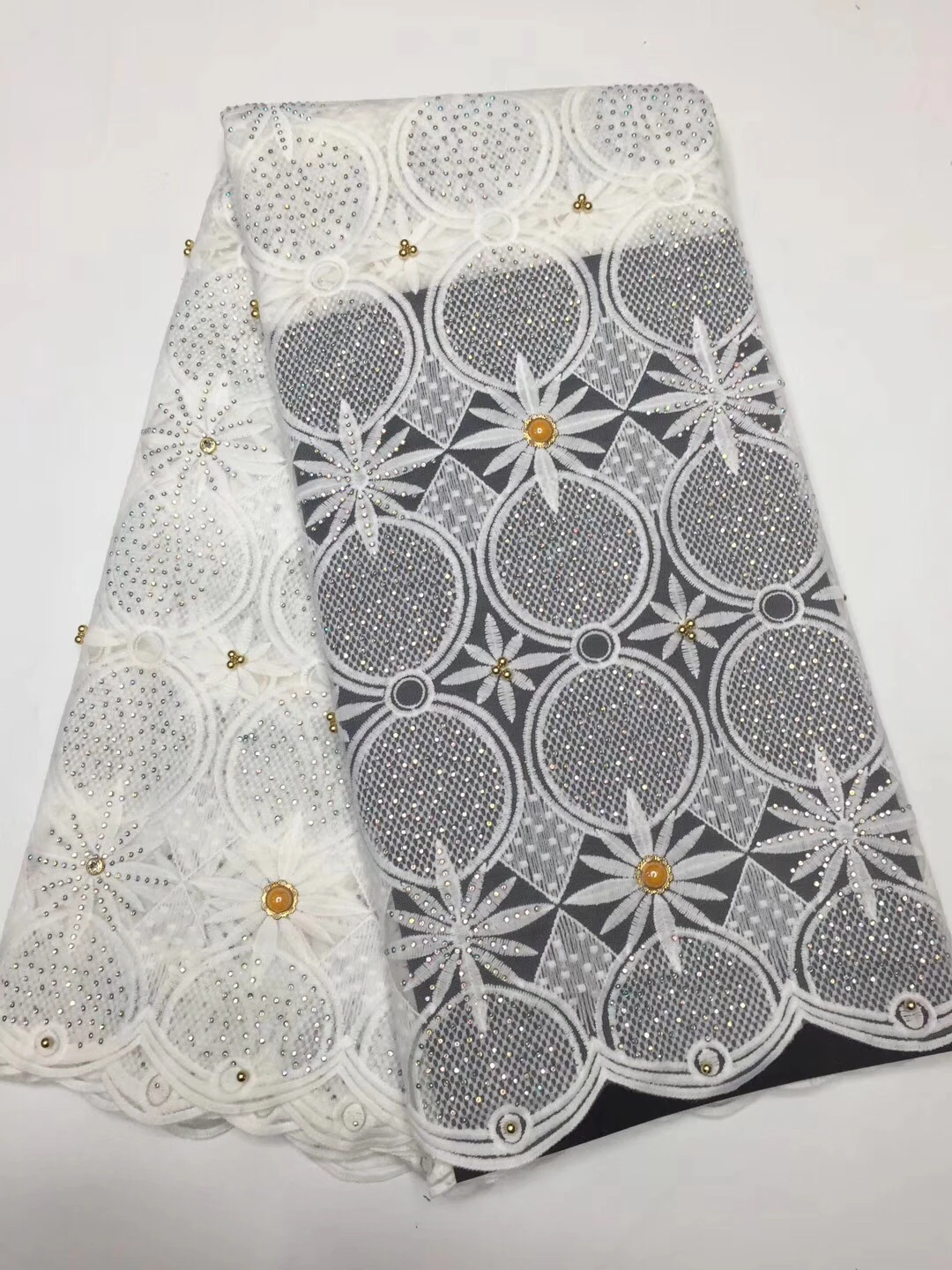 African lace fabric knit dress fabric, 2018 high quality beaded French Nigerian lace fabric D23931
African lace fabric knit dress fabric, 2018 high quality beaded French Nigerian lace fabric D23931