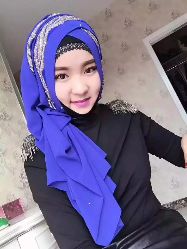 New Sequins Long Scarf Fashion Muslim Women Hijab Islamic Prayer Headscarf Shawl Wrap Arab Stoles Scarves Elegant Party 170*80cm
New Sequins Long Scarf Fashion Muslim Women Hijab Islamic Prayer Headscarf Shawl Wrap Arab Stoles Scarves Elegant Party 170*80cm