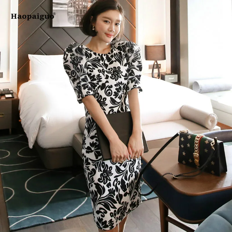 Plus Size Print Pencil Dress 2019 Summer Women Black Half Puff Sleeve O-neck Vintage Party Club Dress Elegant Work Dress Elbise
Plus Size Print Pencil Dress 2019 Summer Women Black Half Puff Sleeve O-neck Vintage Party Club Dress Elegant Work Dress Elbise