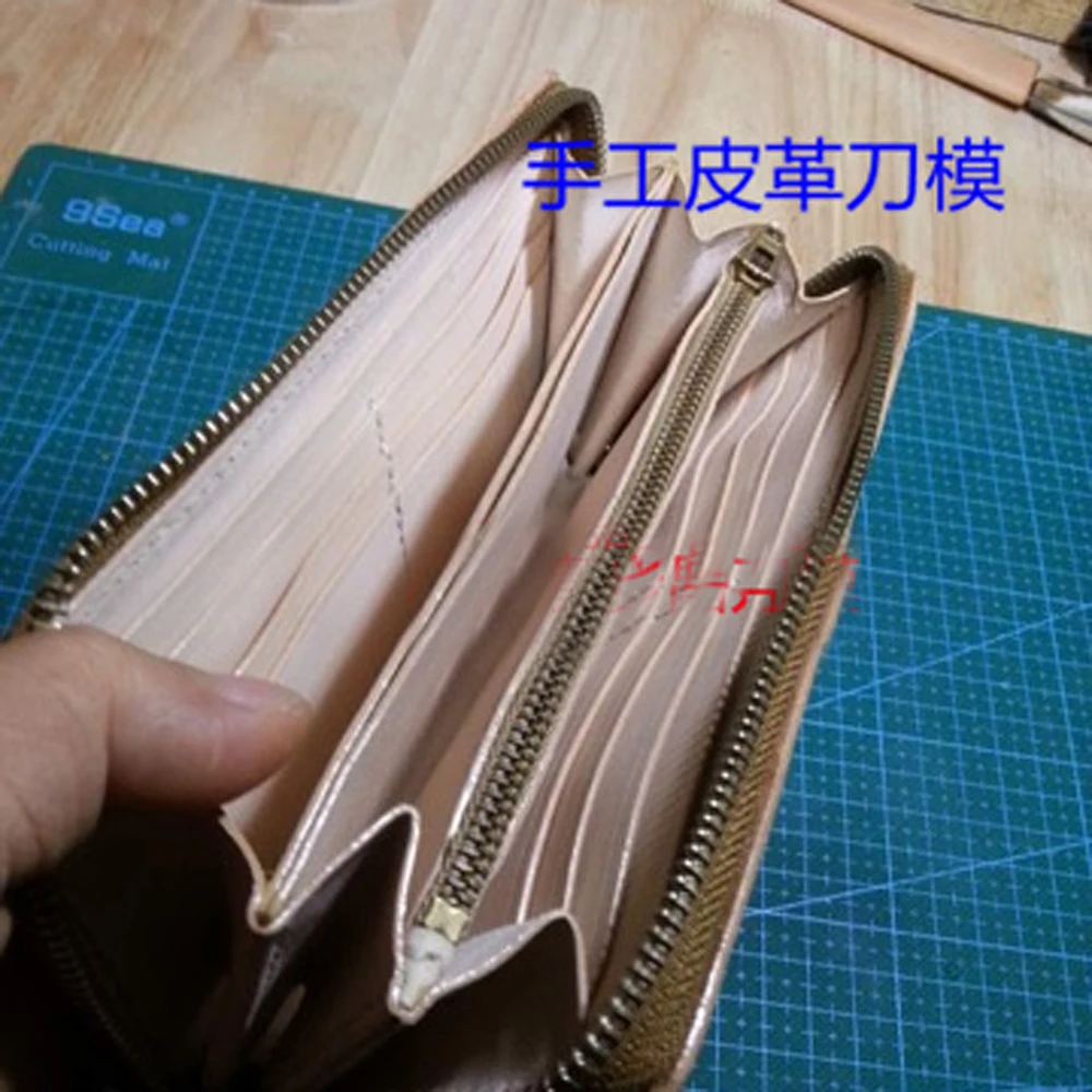 DIY leather craft card holder zipper wallet die cutting knife mould hand punch tool template 22x20cm
DIY leather craft card holder zipper wallet die cutting knife mould hand punch tool template 22x20cm
