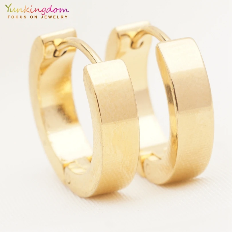 Yunkingdom simple small hoops gold-color stainless steel earrings for women orecchini cerchio UE0322
Yunkingdom simple small hoops gold-color stainless steel earrings for women orecchini cerchio UE0322