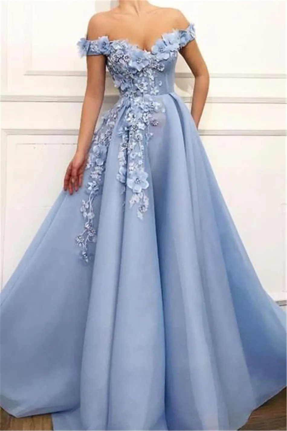 Eightale Prom Dresses off the shoulder Prom Dresses Flowers Appliques Beautiful Princess dress Satin Backless robe de soiree
Eightale Prom Dresses off the shoulder Prom Dresses Flowers Appliques Beautiful Princess dress Satin Backless robe de soiree