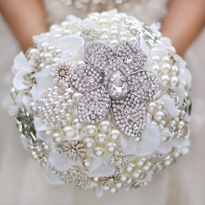 Custom Wedding bridal brooches bouquet, ivory white bride's bouquet, big crystal flowers pearl brooch bouquet
Custom Wedding bridal brooches bouquet, ivory white bride's bouquet, big crystal flowers pearl brooch bouquet