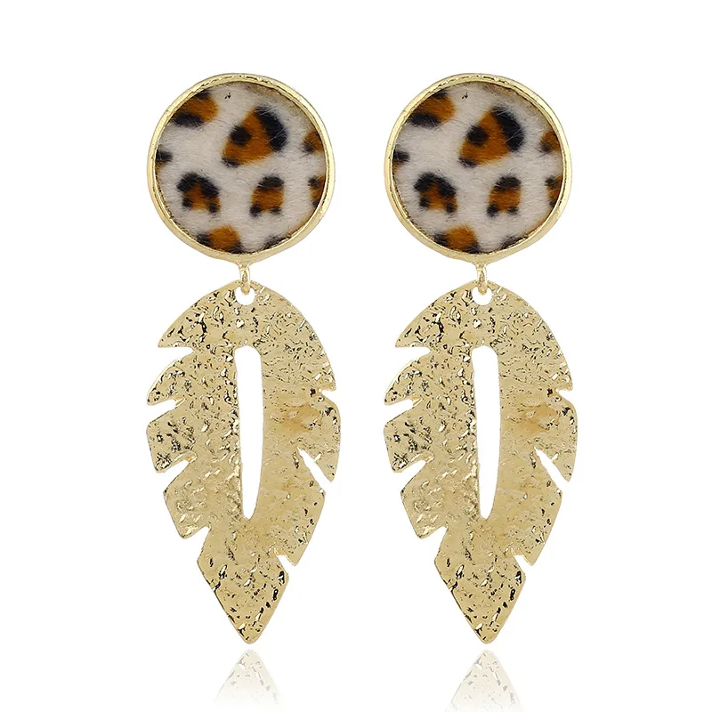 KobitAce Retro leaf drop earrings for woman simple National wind metal leopard print geometry long earrings Party jewelry gifts
KobitAce Retro leaf drop earrings for woman simple National wind metal leopard print geometry long earrings Party jewelry gifts