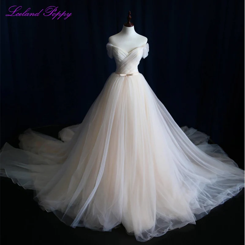 Lceland Poppy Elegant Women's A-line Tulle Wedding Dresses Sleeveless Floor Length Chapel Train Pleated Bridal Gowns with Belt
Lceland Poppy Elegant Women's A-line Tulle Wedding Dresses Sleeveless Floor Length Chapel Train Pleated Bridal Gowns with Belt