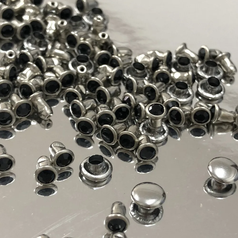 New Coming 100PCS 4MM Black CZ+++ Hardware Rivets Crystal Rivets Leather Craft Punk Studs Fit Leather Craft Garment Belts Bags
New Coming 100PCS 4MM Black CZ+++ Hardware Rivets Crystal Rivets Leather Craft Punk Studs Fit Leather Craft Garment Belts Bags