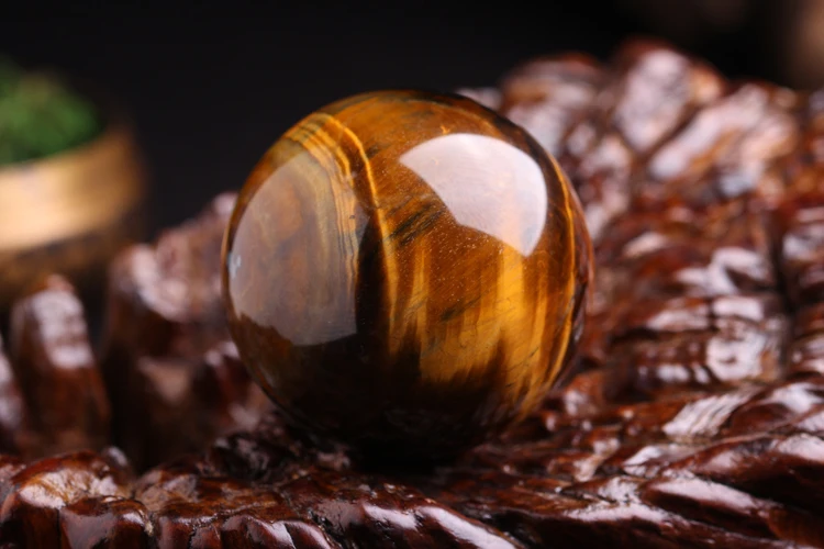 2017 35mm Tiger Eye Rare 100% Natural Carving Sphere Ball Free stand Chakra Healing Reiki Stones beads Carved Crafts Wholesale
2017 35mm Tiger Eye Rare 100% Natural Carving Sphere Ball Free stand Chakra Healing Reiki Stones beads Carved Crafts Wholesale