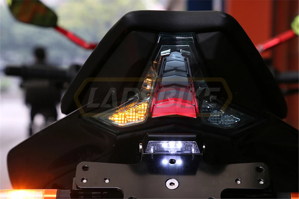 Rear Tail Light Brake Turn Signals Integrated Led Light For Kawasaki Z1000 2014 2015 -2018 / Ninja ZX10R 2016 2017 2018
Rear Tail Light Brake Turn Signals Integrated Led Light For Kawasaki Z1000 2014 2015 -2018 / Ninja ZX10R 2016 2017 2018