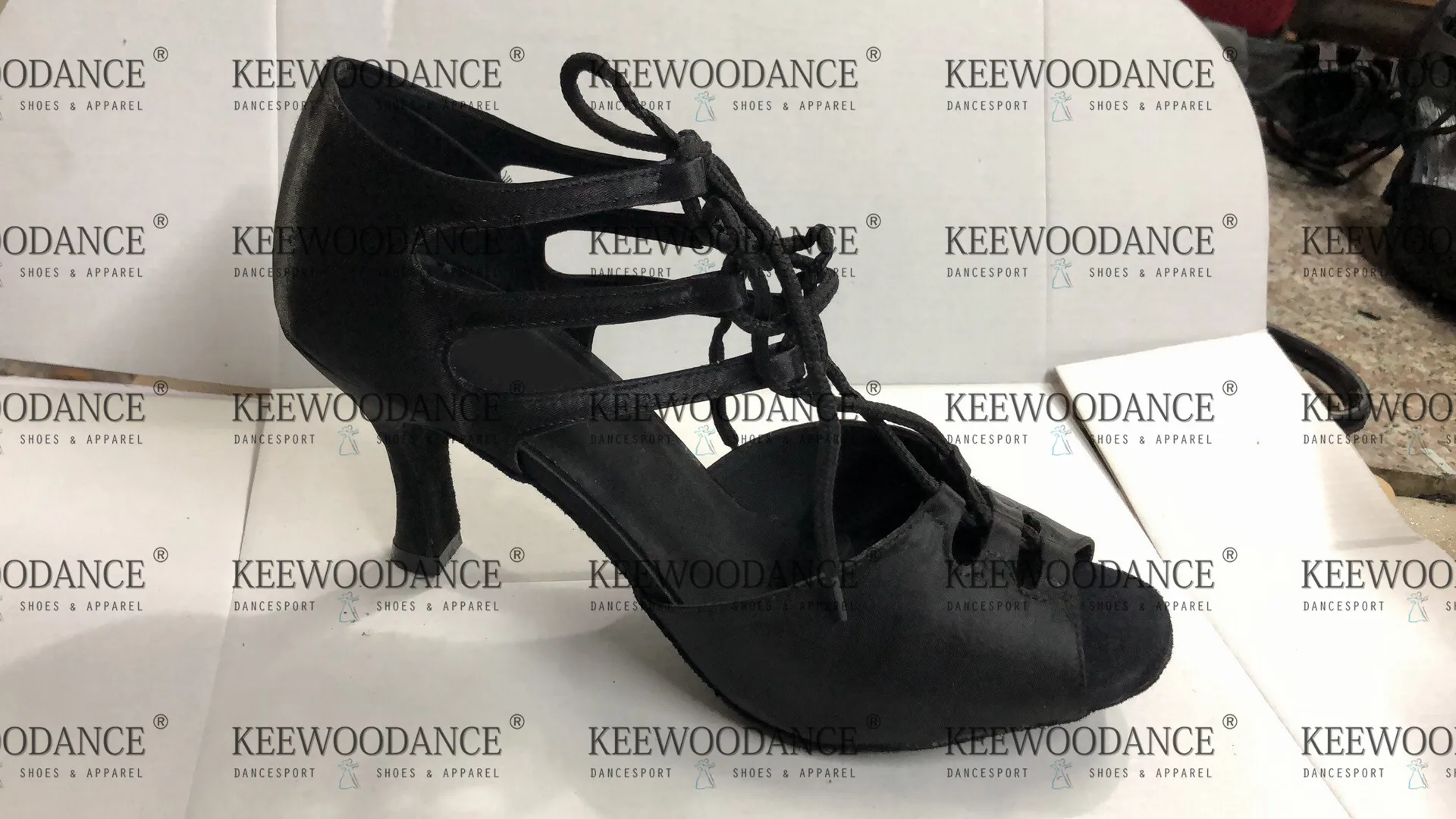 KEEWOO/Танцевальная обувь для бальных танцев; женская обувь; zapatos de mujer; латинские танцевальные туфли для сальсы; Танцевальная обувь; chaussure femme; ж...
KEEWOO/Танцевальная обувь для бальных танцев; женская обувь; zapatos de mujer; латинские танцевальные туфли для сальсы; Танцевальная обувь; chaussure femme; ж...