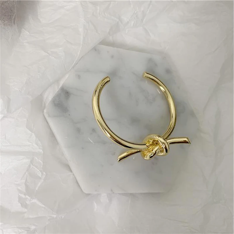 SRCOI New Copper Knotted Rope Summer Cuff Bangle Gold Color Open Punk Party Bangle Bohemian Fashion Minimalis Party New Gift
SRCOI New Copper Knotted Rope Summer Cuff Bangle Gold Color Open Punk Party Bangle Bohemian Fashion Minimalis Party New Gift