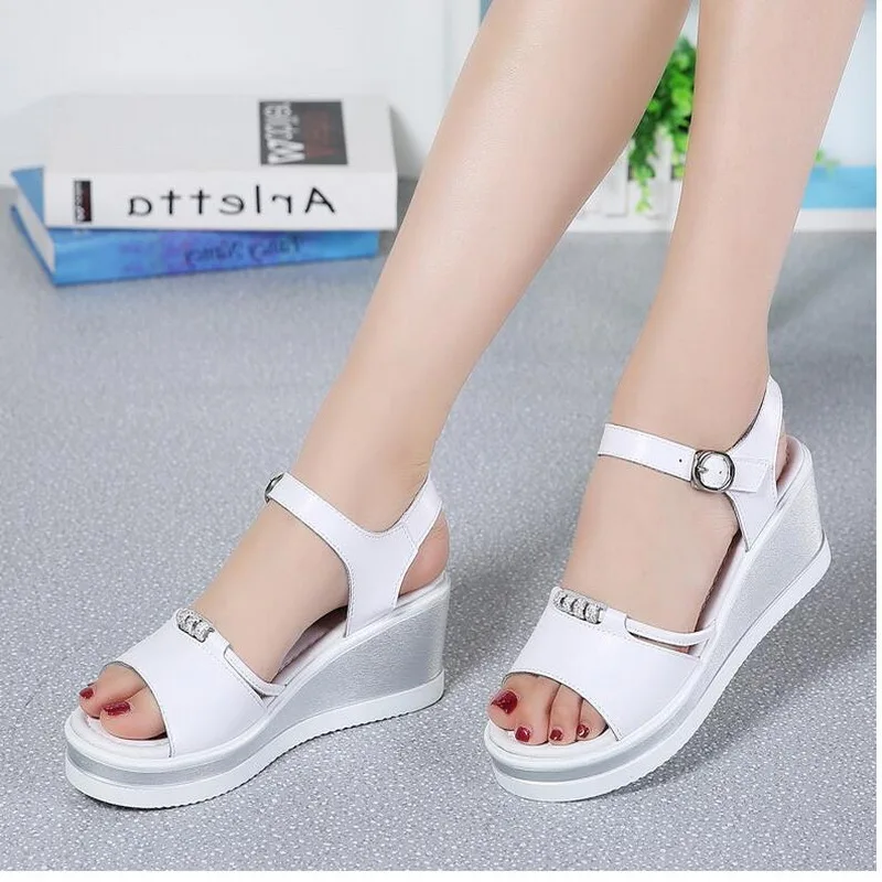 Wholesale Summer Women's Shoes On The Heel Of The Fashionable Women's Sandals To Increase Leisure Women's Wholesale CZ-2393
Wholesale Summer Women's Shoes On The Heel Of The Fashionable Women's Sandals To Increase Leisure Women's Wholesale CZ-2393