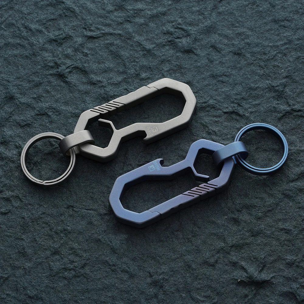 Luxury Titanium Car Key Chain Holder Men Super Lightweight Titanium Keychain Hanging Buckle Keyring Creative Shape EDC Tool
Luxury Titanium Car Key Chain Holder Men Super Lightweight Titanium Keychain Hanging Buckle Keyring Creative Shape EDC Tool