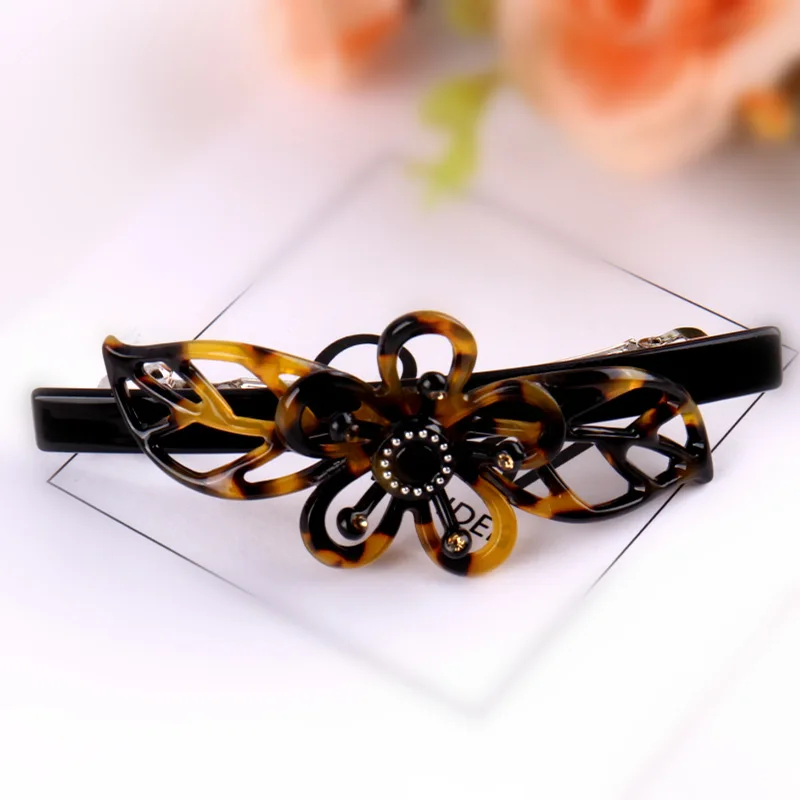 Buena Leopard Hollow Flower Acetate Crystal Rhinestone Flower Barrette Hair Clips Clamp Hairpin for Lady
Buena Leopard Hollow Flower Acetate Crystal Rhinestone Flower Barrette Hair Clips Clamp Hairpin for Lady