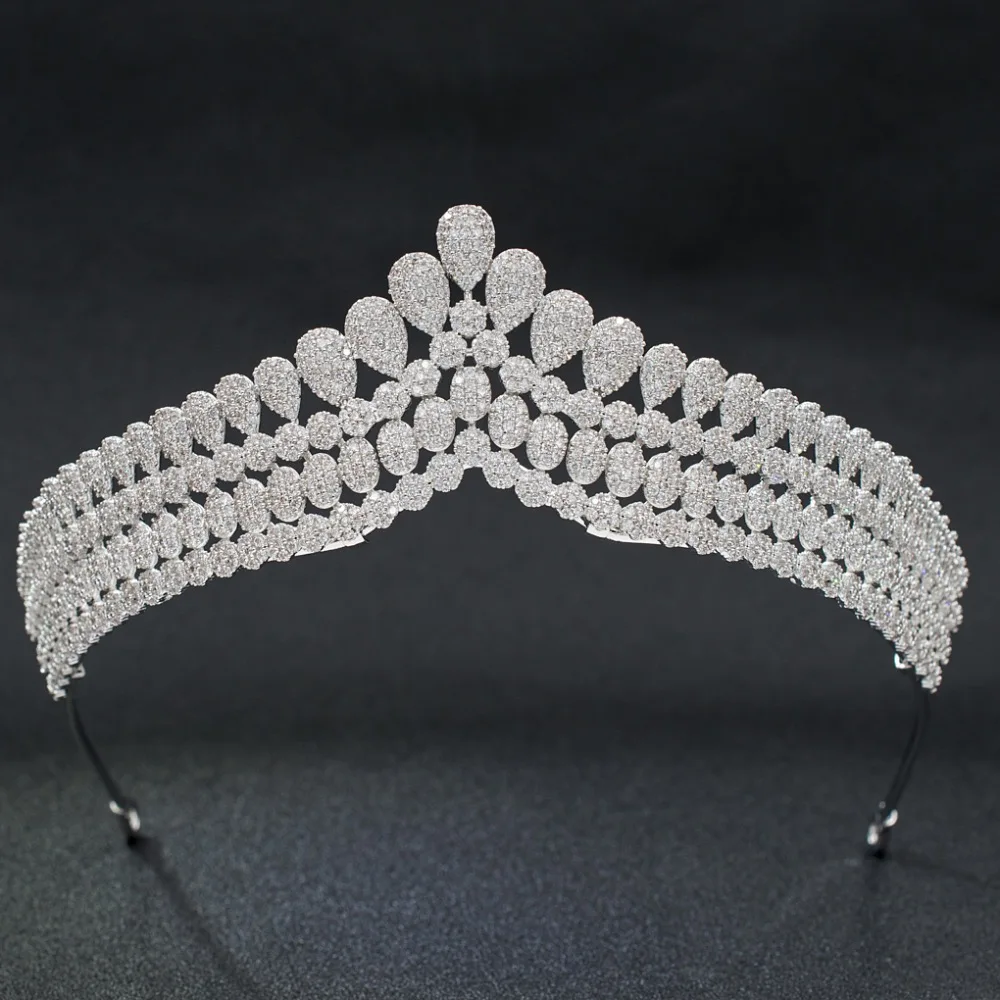 Luxurious CZ Cubic Zirconia Classic Style Wedding Bridal Royal Tiara Diadem Crown Women Girl Prom Party Hair Jewelry Accessories
Luxurious CZ Cubic Zirconia Classic Style Wedding Bridal Royal Tiara Diadem Crown Women Girl Prom Party Hair Jewelry Accessories