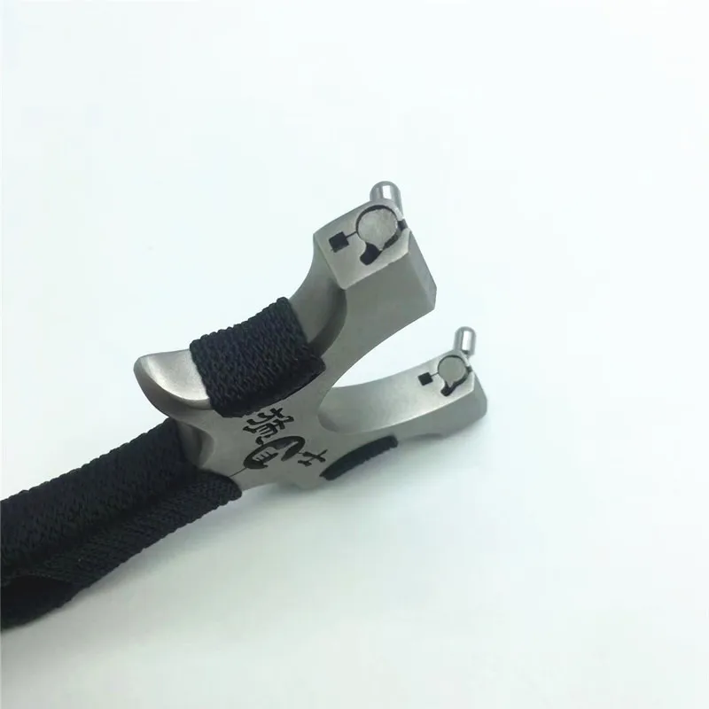 High quality stainless steel slingshot flat rubber band bow precision strong elastic outdoor hunting catapult 2019 new
High quality stainless steel slingshot flat rubber band bow precision strong elastic outdoor hunting catapult 2019 new