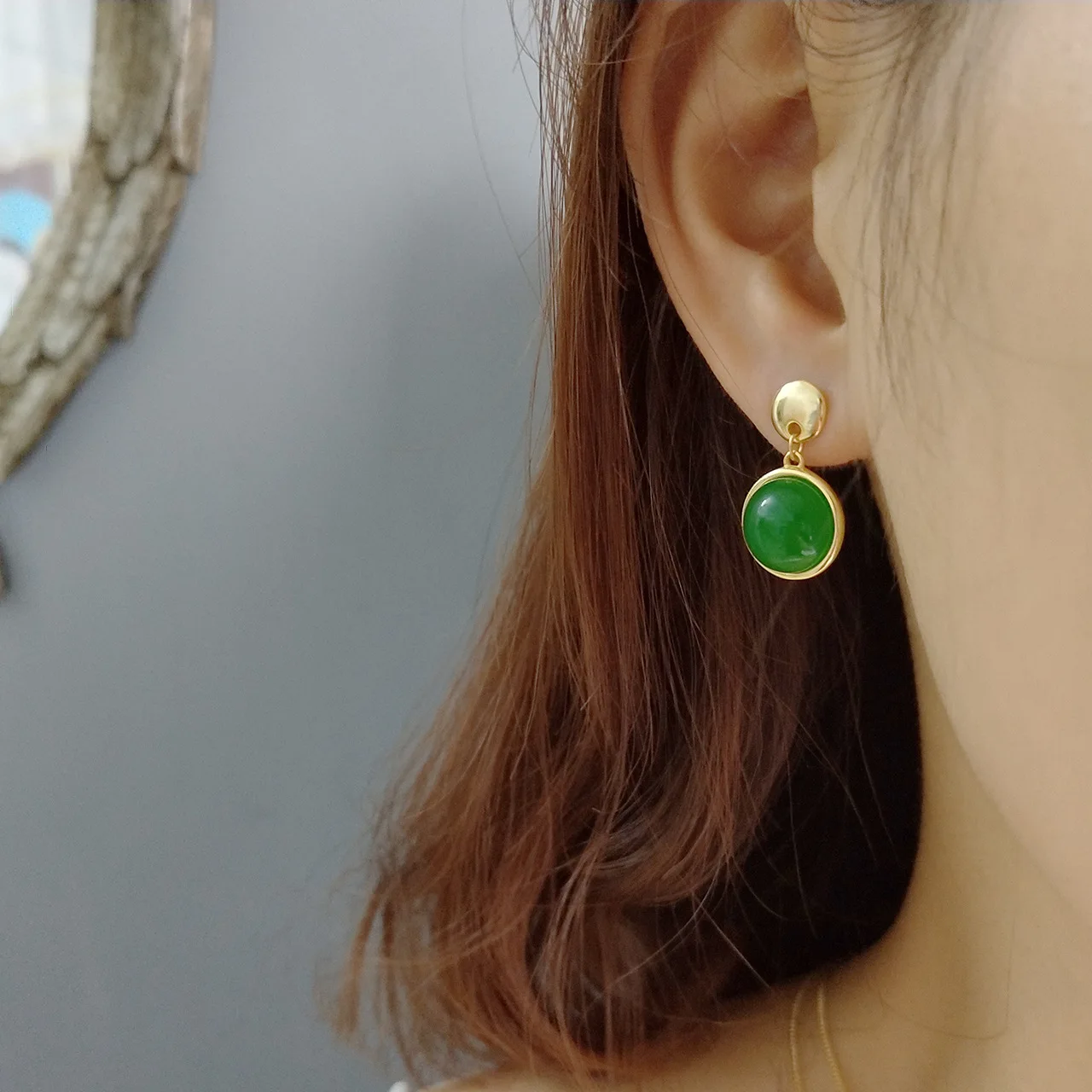 L&P Real 925 pure silver, green agate, earrings, women's day, New Fashion, simple temperament, sweet earrings.
L&P Real 925 pure silver, green agate, earrings, women's day, New Fashion, simple temperament, sweet earrings.