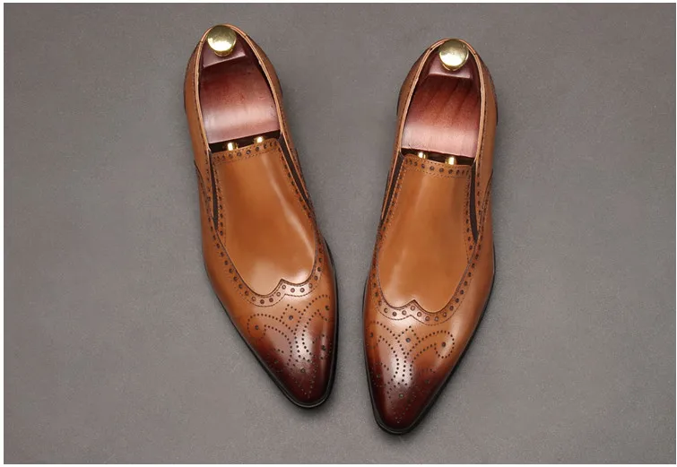 New Arrive Men Fashion Pointed Toes Genuin Leather Dress Shoes Male Carved Retro Party Shoes Men Black Soft Leather Dress Shoes
New Arrive Men Fashion Pointed Toes Genuin Leather Dress Shoes Male Carved Retro Party Shoes Men Black Soft Leather Dress Shoes