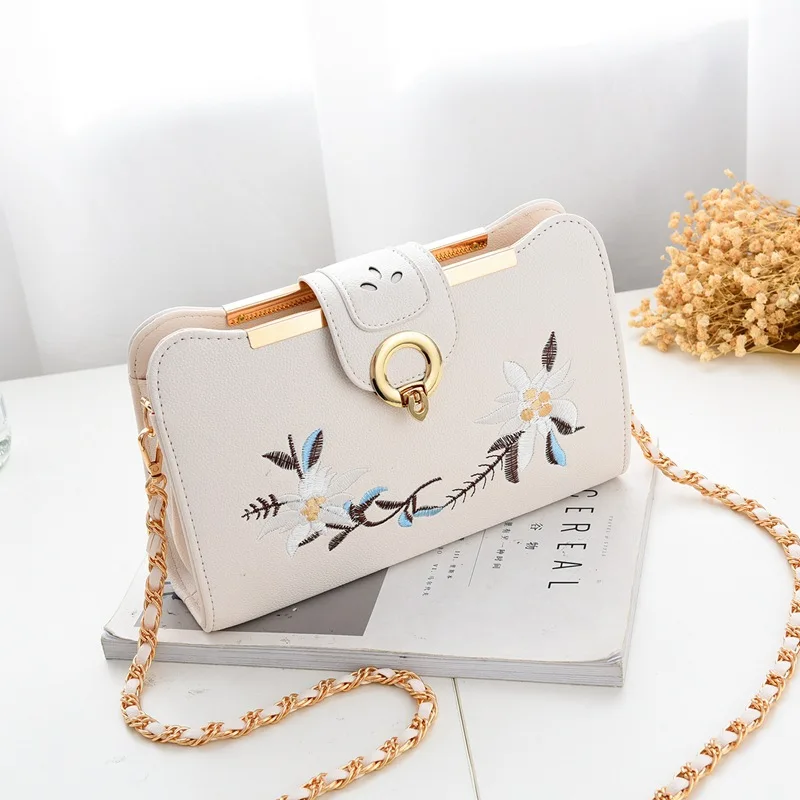New Embroidery Women Shoulder Bag Chain Strap Flap Designer Handbags Clutch Bag Ladies Leather Messenger Bags With Metal Buckle
New Embroidery Women Shoulder Bag Chain Strap Flap Designer Handbags Clutch Bag Ladies Leather Messenger Bags With Metal Buckle