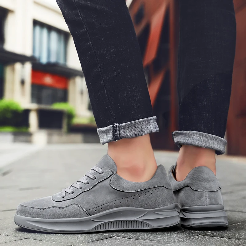 MAISMODA Men Sport Shoes Breathable Anti-slip Comfortable Sneakers Lightweight Jogging Walking Shoes Plus Size YL608
MAISMODA Men Sport Shoes Breathable Anti-slip Comfortable Sneakers Lightweight Jogging Walking Shoes Plus Size YL608