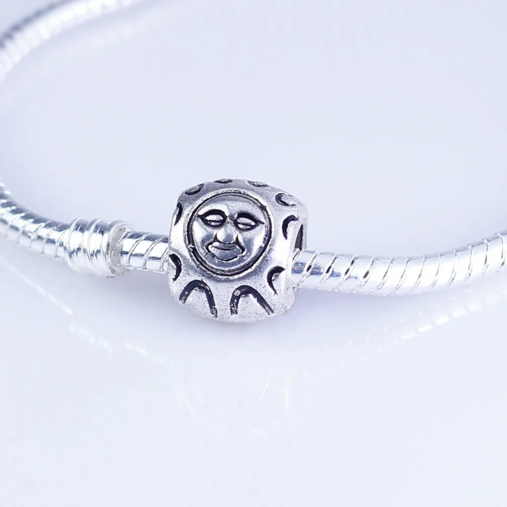Wholesale 25pcs silver plated sun face beads Big Hole Beads Fit style European Bracelet hole 4.5mm
Wholesale 25pcs silver plated sun face beads Big Hole Beads Fit style European Bracelet hole 4.5mm