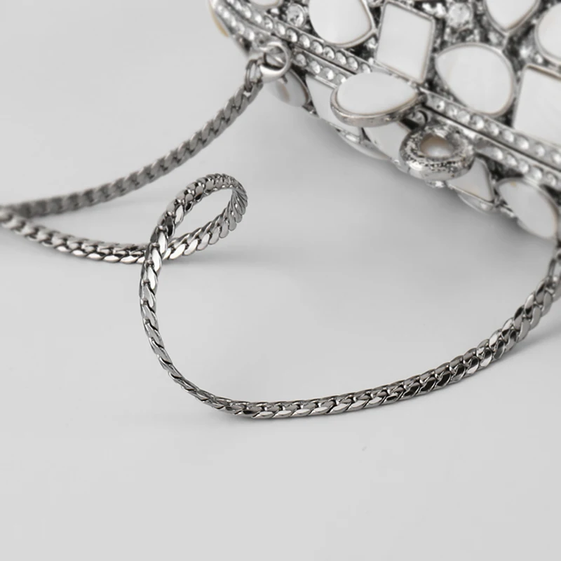 Natural Shell Women Handbag Patchwork diamond Day Clutch Bag Silver Shining silver mini Shoulder Bag With Magnetic Buckle 2019
Natural Shell Women Handbag Patchwork diamond Day Clutch Bag Silver Shining silver mini Shoulder Bag With Magnetic Buckle 2019