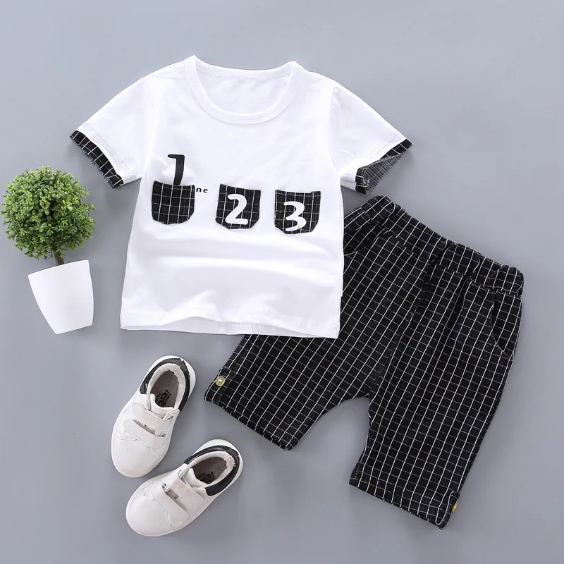 Summer Kids Set Boys letters printed casual short-sleeved suit T-shirt + pants 2 pieces Boys clothes
Summer Kids Set Boys letters printed casual short-sleeved suit T-shirt + pants 2 pieces Boys clothes