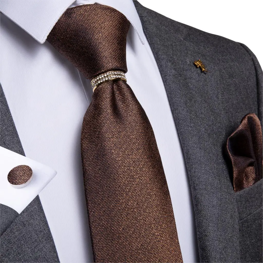 Mens Necktie Brown Solid Wedding Tie For Men Necktie Ring Silk Tie Set Hanky Cufflinks DiBanGu New Designer Business JZ-03-7136
Mens Necktie Brown Solid Wedding Tie For Men Necktie Ring Silk Tie Set Hanky Cufflinks DiBanGu New Designer Business JZ-03-7136