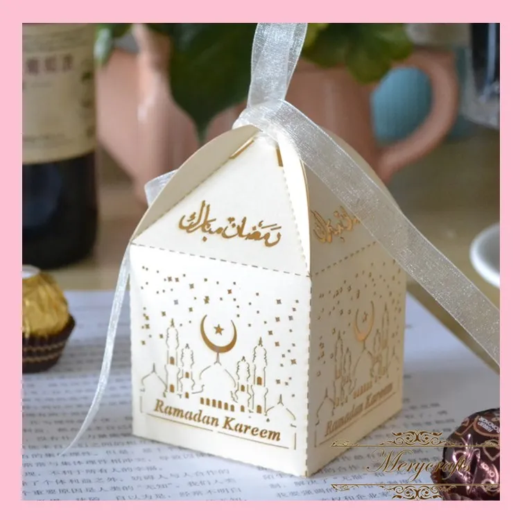 2017 New Design Unique Ramadan Favor Box Festival Supplies Laser Cut Favor Gift Boxes With Free Ribbon
2017 New Design Unique Ramadan Favor Box Festival Supplies Laser Cut Favor Gift Boxes With Free Ribbon