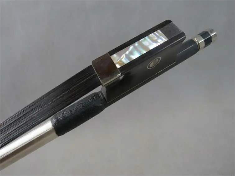 1 pc Prefessional Black Carbon fiber violin bow 4/4 good balance nataul Black Horsehair Ebony frog copper parts free shipping
1 pc Prefessional Black Carbon fiber violin bow 4/4 good balance nataul Black Horsehair Ebony frog copper parts free shipping