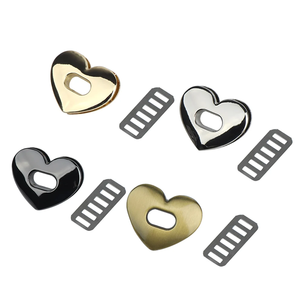 1Pc Love Shape Metal Clasp Turn Lock Twist Lock DIY Handbag Bag Purse Purse Hardware Closure Bag Clasp Part Accessories
1Pc Love Shape Metal Clasp Turn Lock Twist Lock DIY Handbag Bag Purse Purse Hardware Closure Bag Clasp Part Accessories